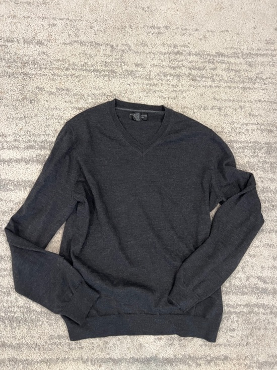 Bloomingdale's Other - Bloomingdale's Men's Dark Charcoal V-Neck Sweater